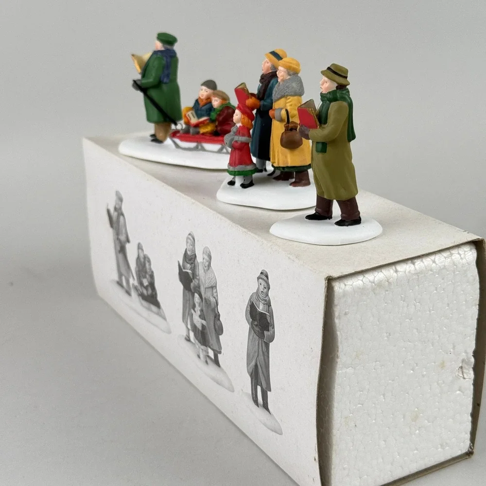 Department 56 Caroling Thru The City Heritage‎ Village #55484 Set NOS